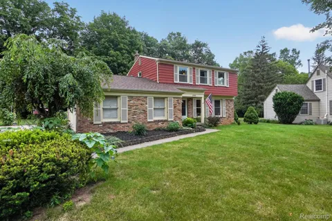 2356 Pineview Court
