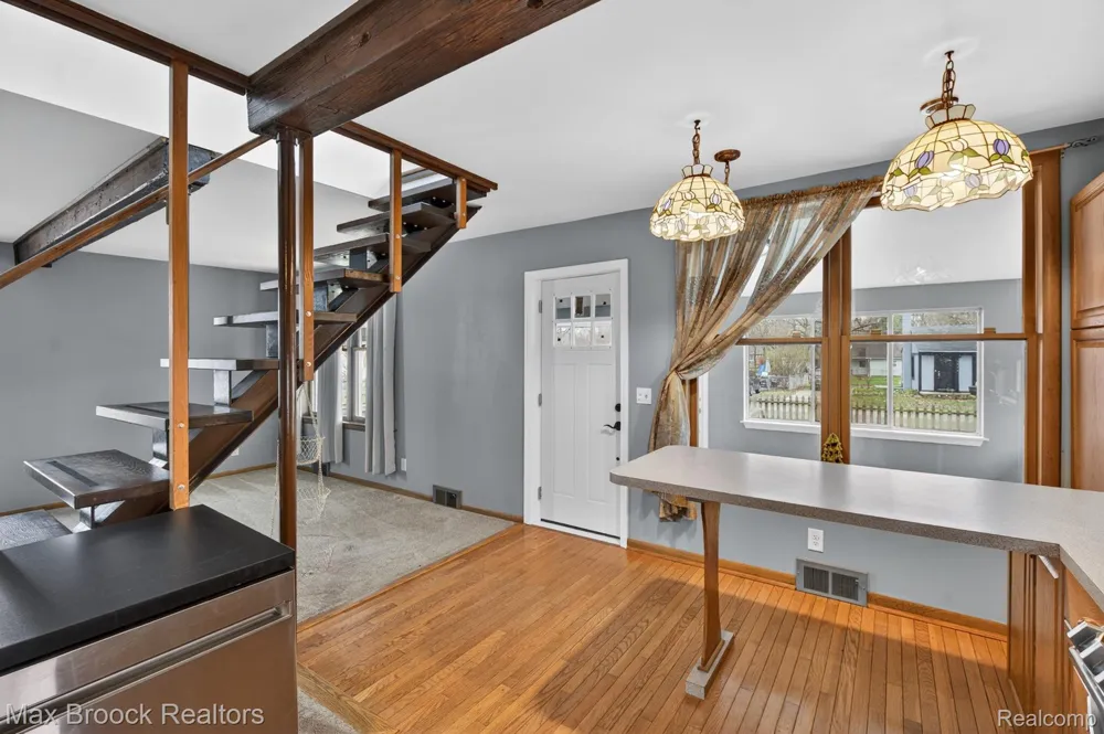 9024 MANDON ROAD White Lake Charter Township, MI 48386