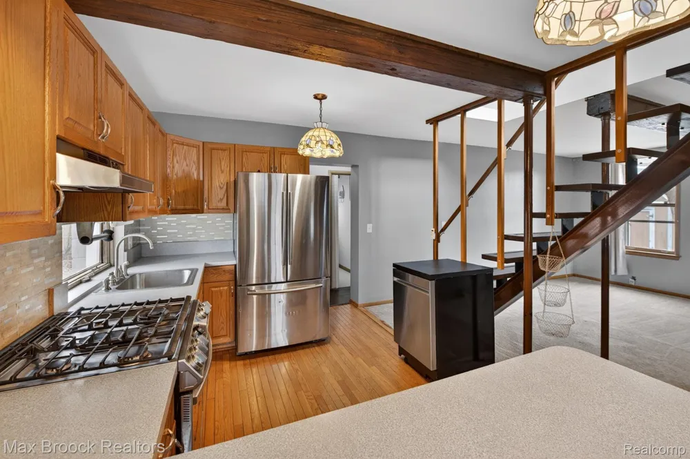9024 MANDON ROAD White Lake Charter Township, MI 48386