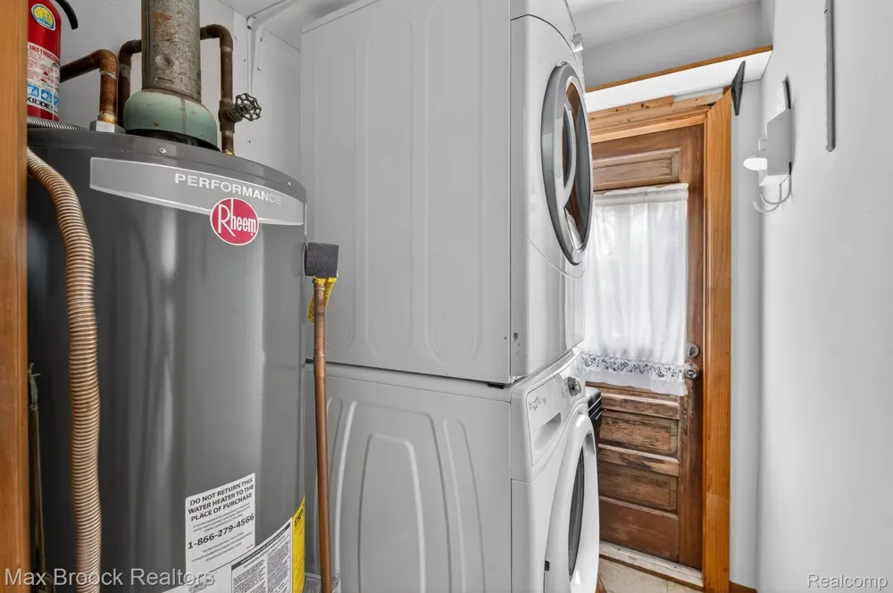 9024 MANDON ROAD White Lake Charter Township, MI 48386