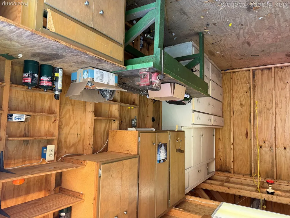 9024 MANDON ROAD White Lake Charter Township, MI 48386