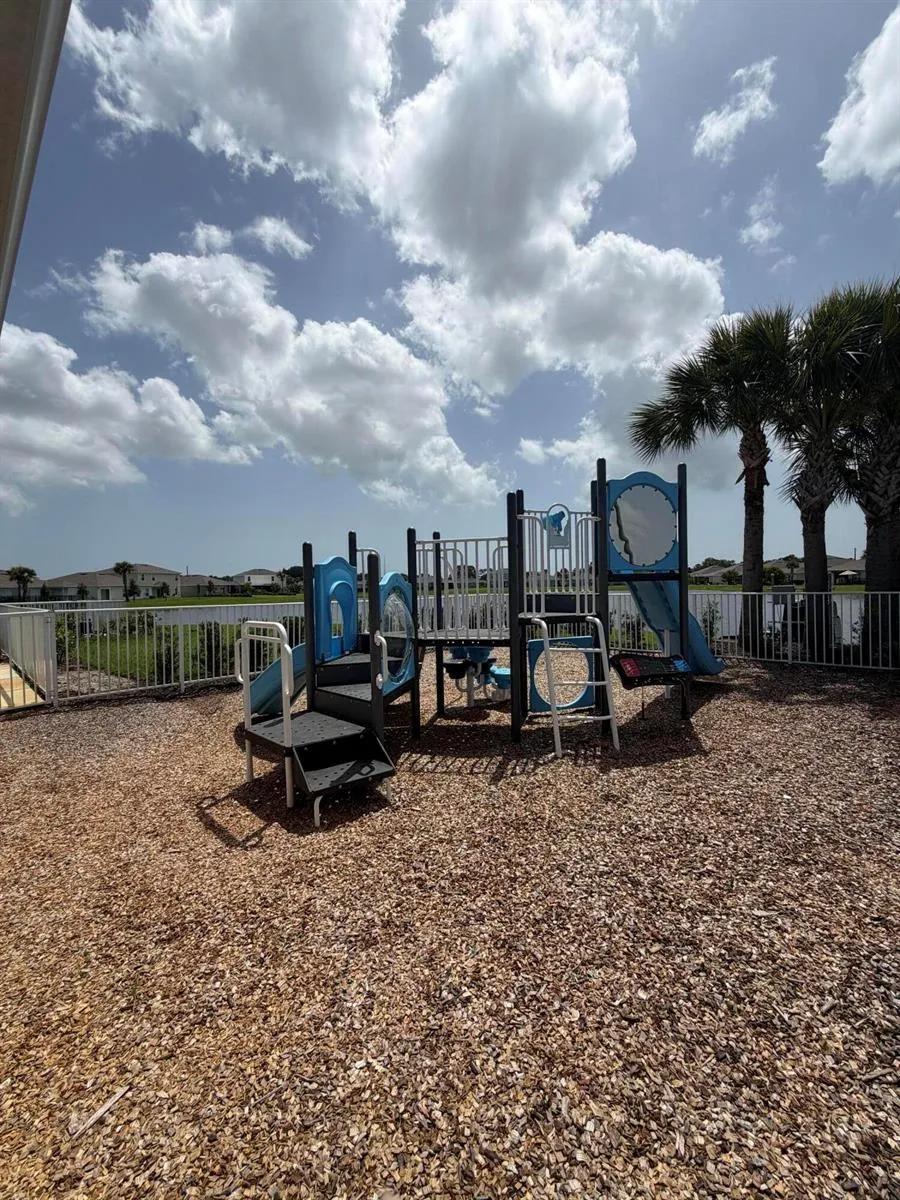 812 Persimmon Place Fort Pierce, FL 34981
