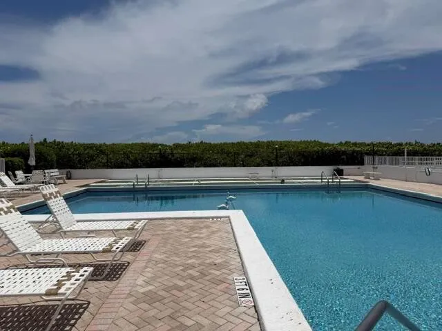 33 S Ocean Avenue #108 Singer Island, FL 33404