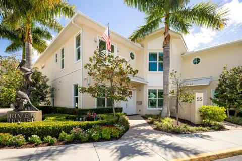 55 SE Seminole Street #A