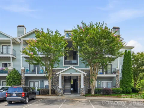 200 Vista Lake Drive #301