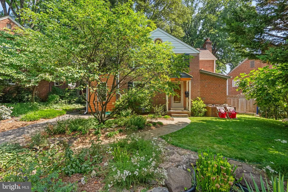 9311 WOODLAND DRIVE Silver Spring, MD 20910