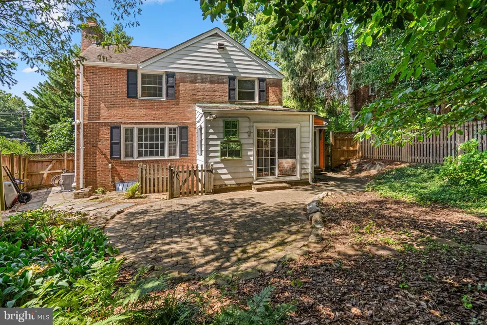 9311 WOODLAND DRIVE Silver Spring, MD 20910