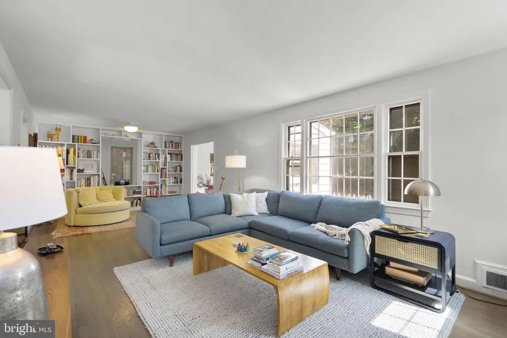 9311 WOODLAND DRIVE Silver Spring, MD 20910
