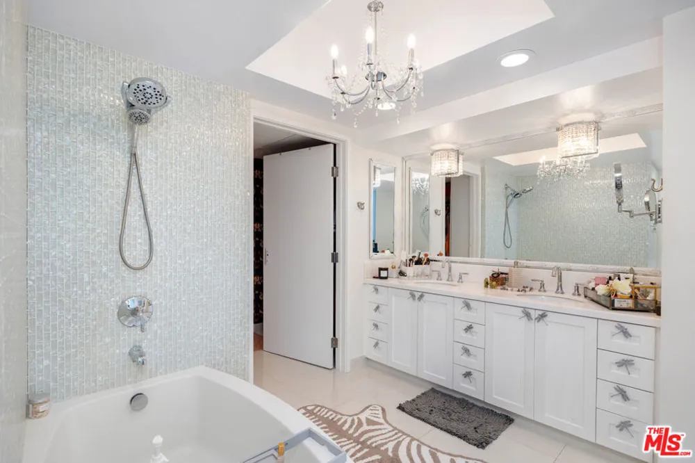 13700 MARINA POINTE DRIVE #1016 Marina del Rey, CA 90292