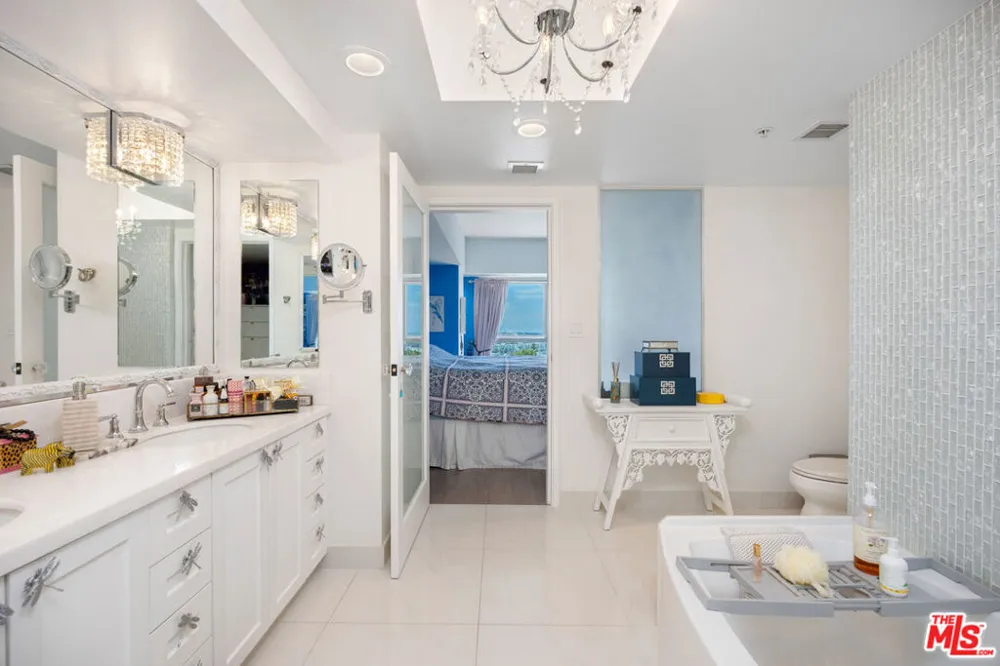 13700 MARINA POINTE DRIVE #1016 Marina del Rey, CA 90292
