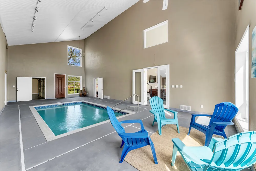 319 Meadowlakes Drive Marble Falls, TX 78654