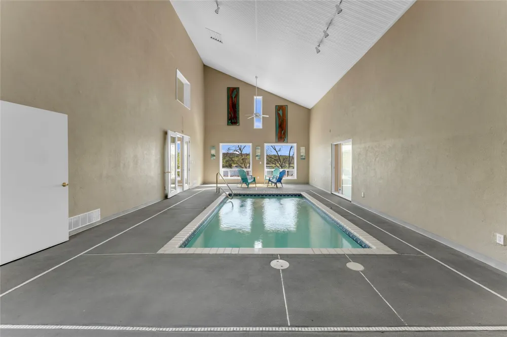 319 Meadowlakes Drive Marble Falls, TX 78654