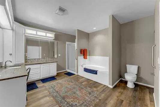 319 Meadowlakes Drive Marble Falls, TX 78654