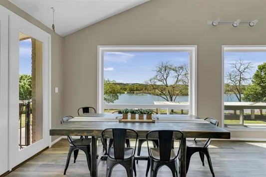 319 Meadowlakes Drive Marble Falls, TX 78654