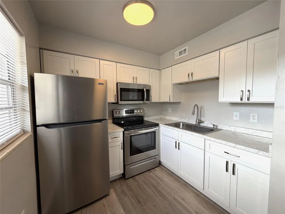 501 NW 15TH AVENUE #9 Gainesville, FL 32601
