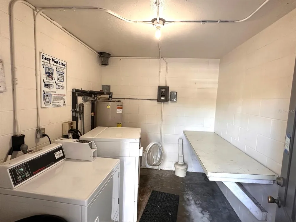 501 NW 15TH AVENUE #9 Gainesville, FL 32601