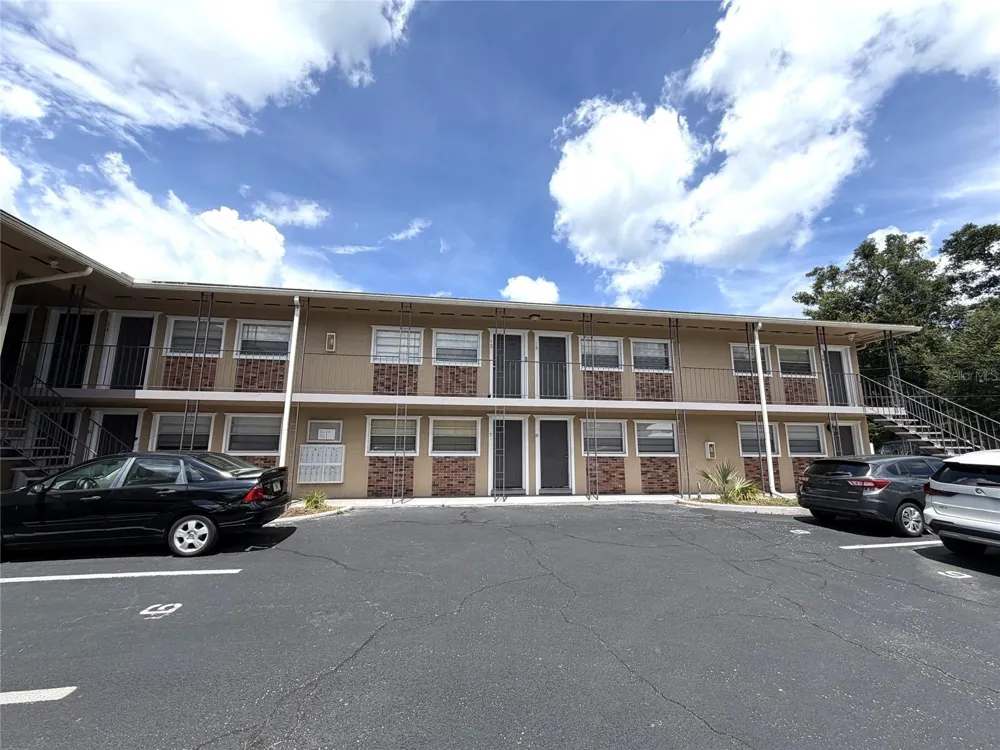 501 NW 15TH AVENUE #9 Gainesville, FL 32601