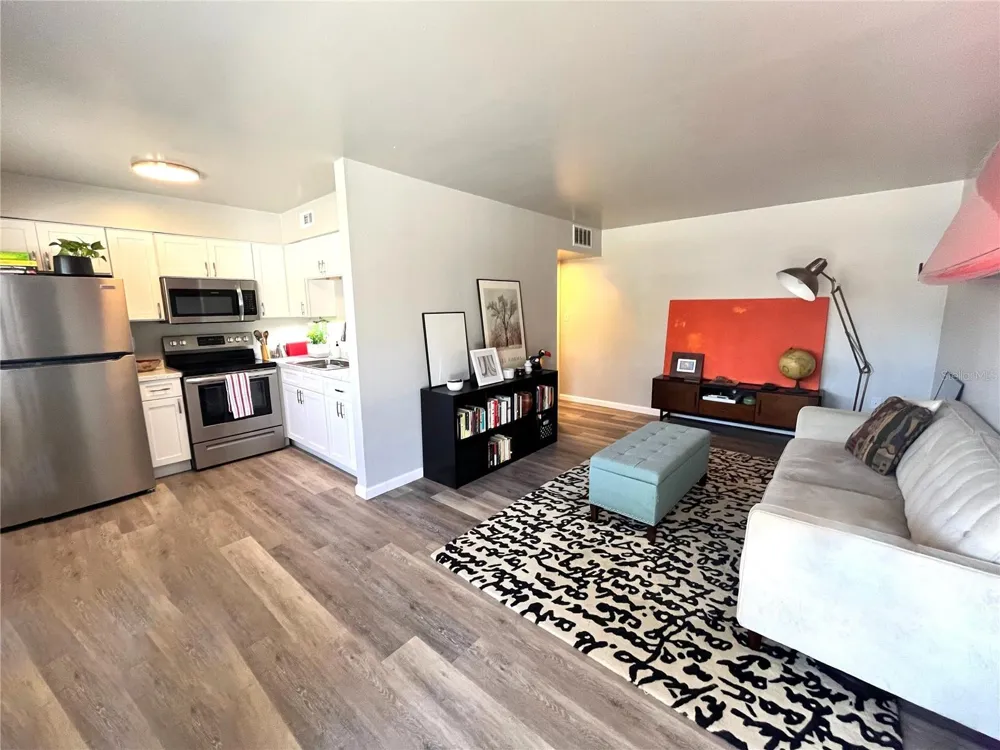 501 NW 15TH AVENUE #9 Gainesville, FL 32601