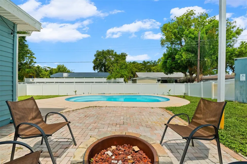 7690 91ST STREET Seminole, FL 33777