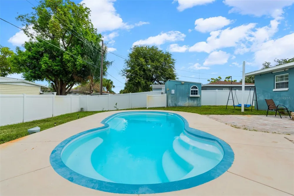 7690 91ST STREET Seminole, FL 33777