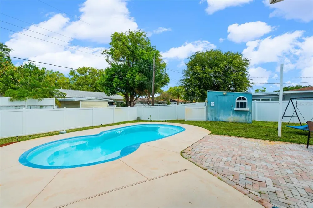 7690 91ST STREET Seminole, FL 33777