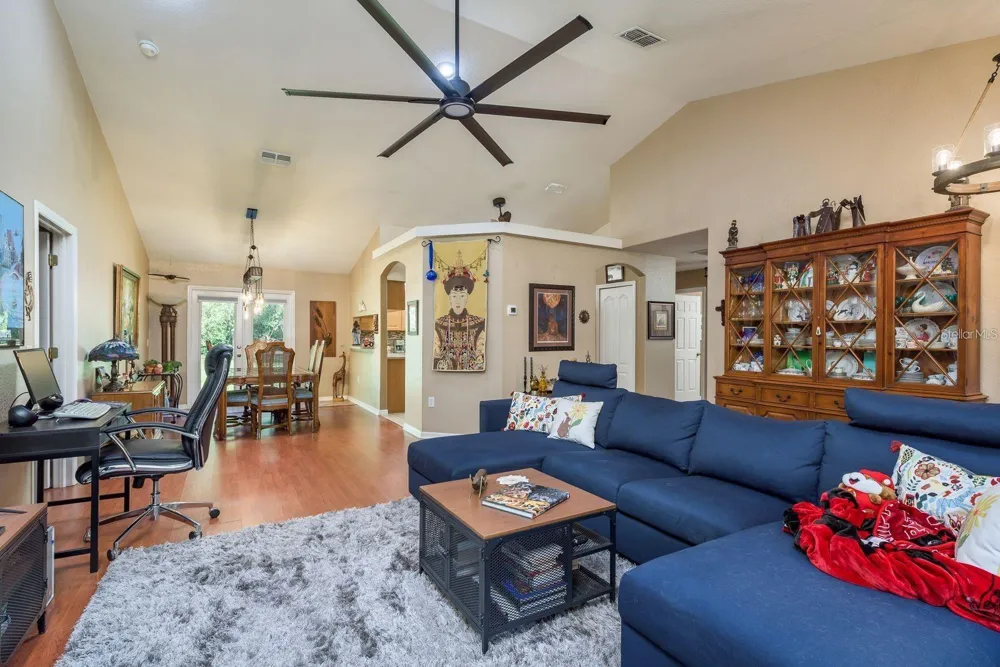 7182 GRIFFIN ROAD Brooksville, FL 34601