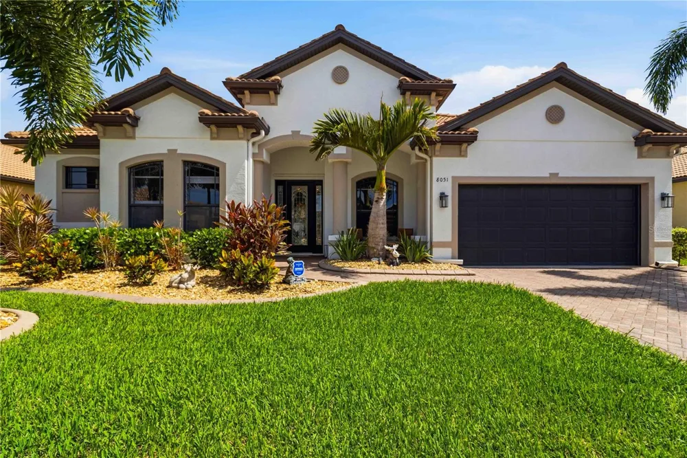 8051 36TH STREET CIRCLE E Sarasota, FL 34243