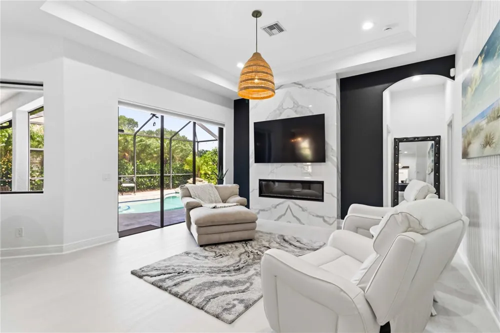 8051 36TH STREET CIRCLE E Sarasota, FL 34243
