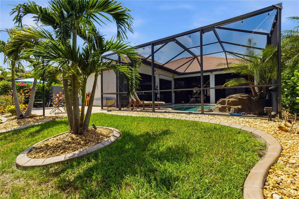 8051 36TH STREET CIRCLE E Sarasota, FL 34243