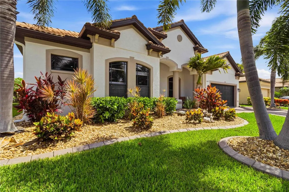8051 36TH STREET CIRCLE E Sarasota, FL 34243