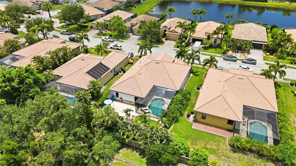 8051 36TH STREET CIRCLE E Sarasota, FL 34243