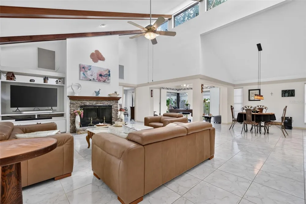 21 TOWNHILL DRIVE Eustis, FL 32726