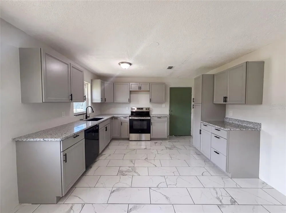 417 CALUMET ROAD Avon Park, FL 33825