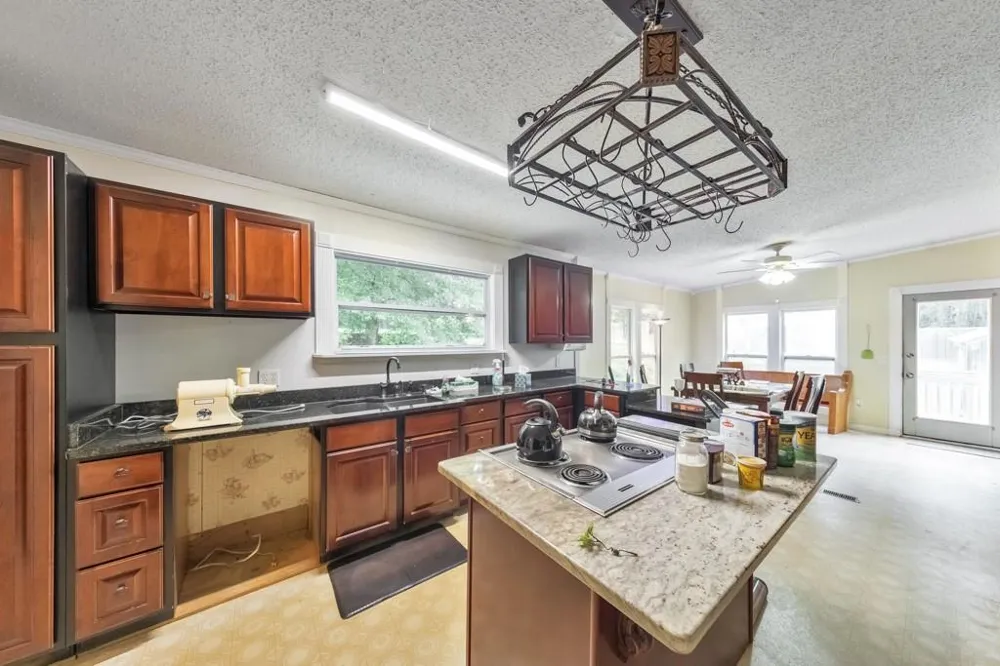 4941 Helton Road Winston, GA 30187