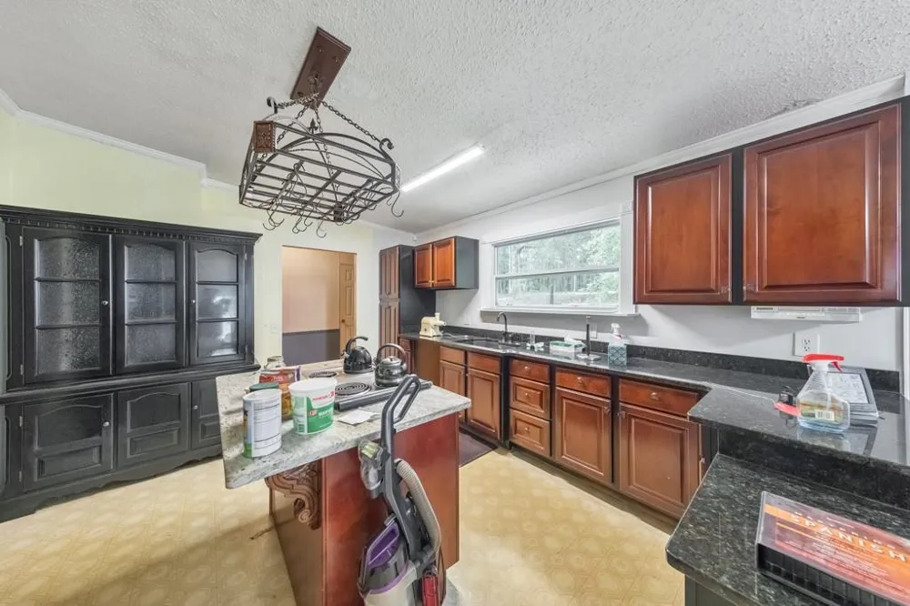 4941 Helton Road Winston, GA 30187