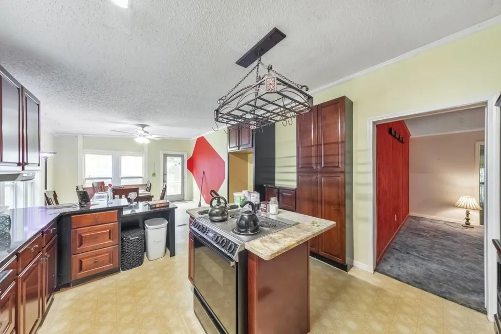 4941 Helton Road Winston, GA 30187