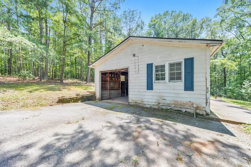 4941 Helton Road Winston, GA 30187