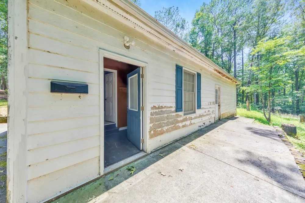 4941 Helton Road Winston, GA 30187