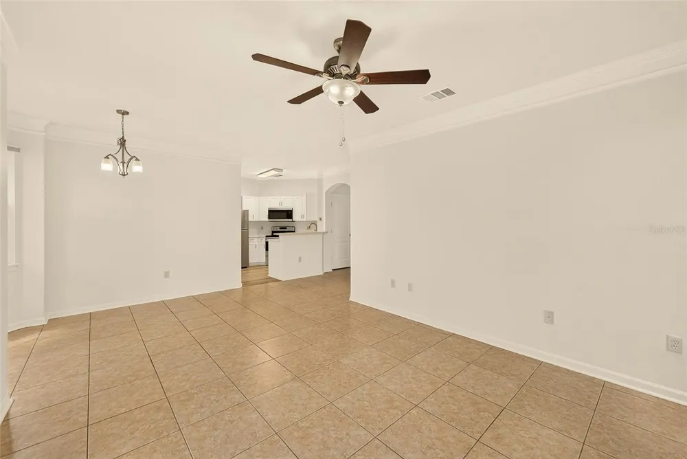 18138 VILLA CREEK DRIVE #18138 Tampa, FL 33647