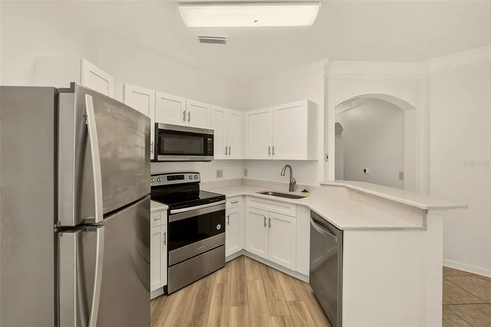 18138 VILLA CREEK DRIVE #18138 Tampa, FL 33647