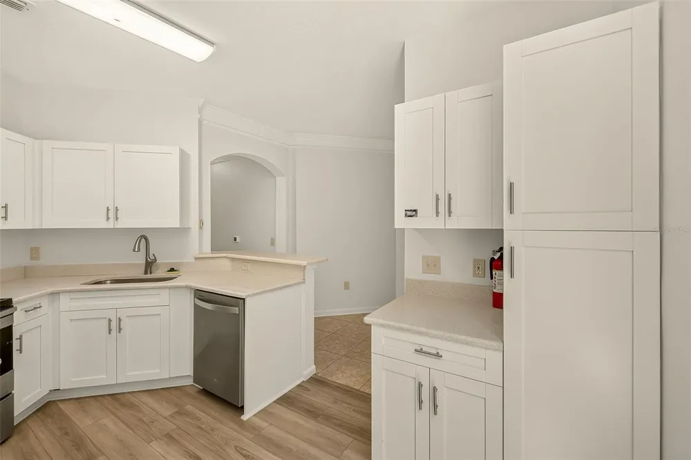 18138 VILLA CREEK DRIVE #18138 Tampa, FL 33647