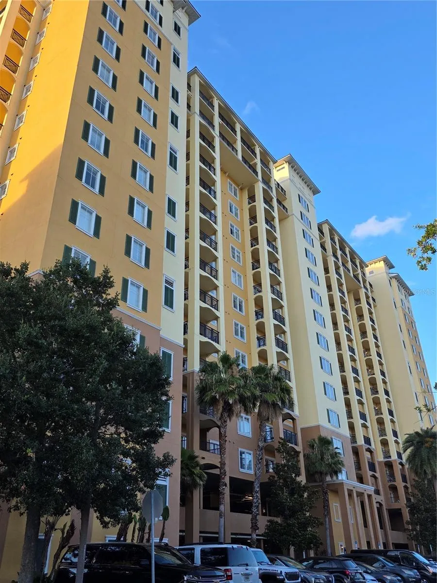 8101 RESORT VILLAGE DRIVE #3904 Orlando, FL 32821
