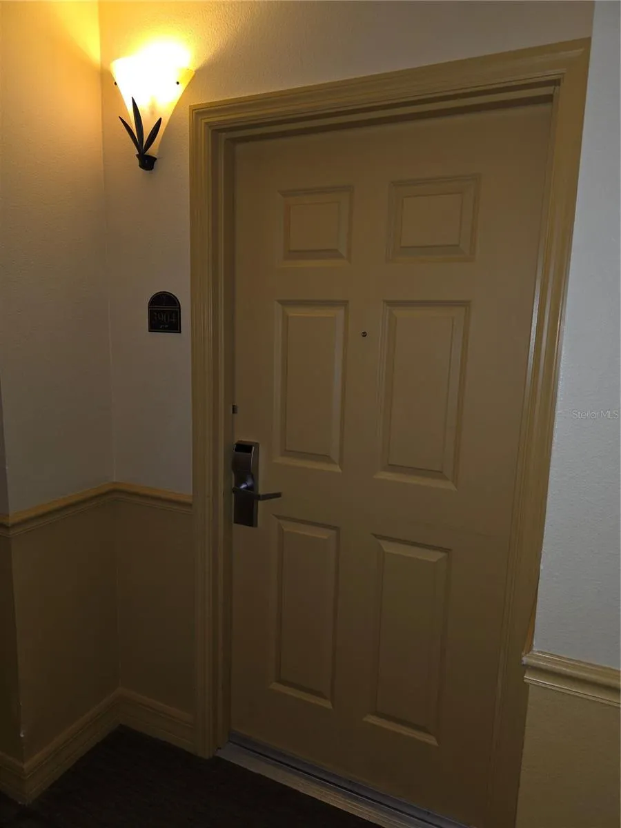 8101 RESORT VILLAGE DRIVE #3904 Orlando, FL 32821