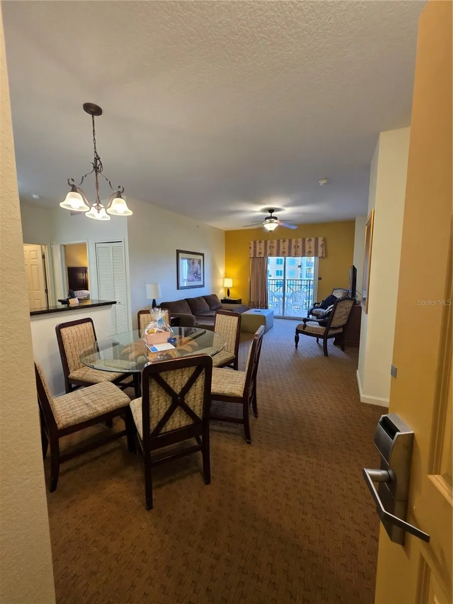 8101 RESORT VILLAGE DRIVE #3904 Orlando, FL 32821
