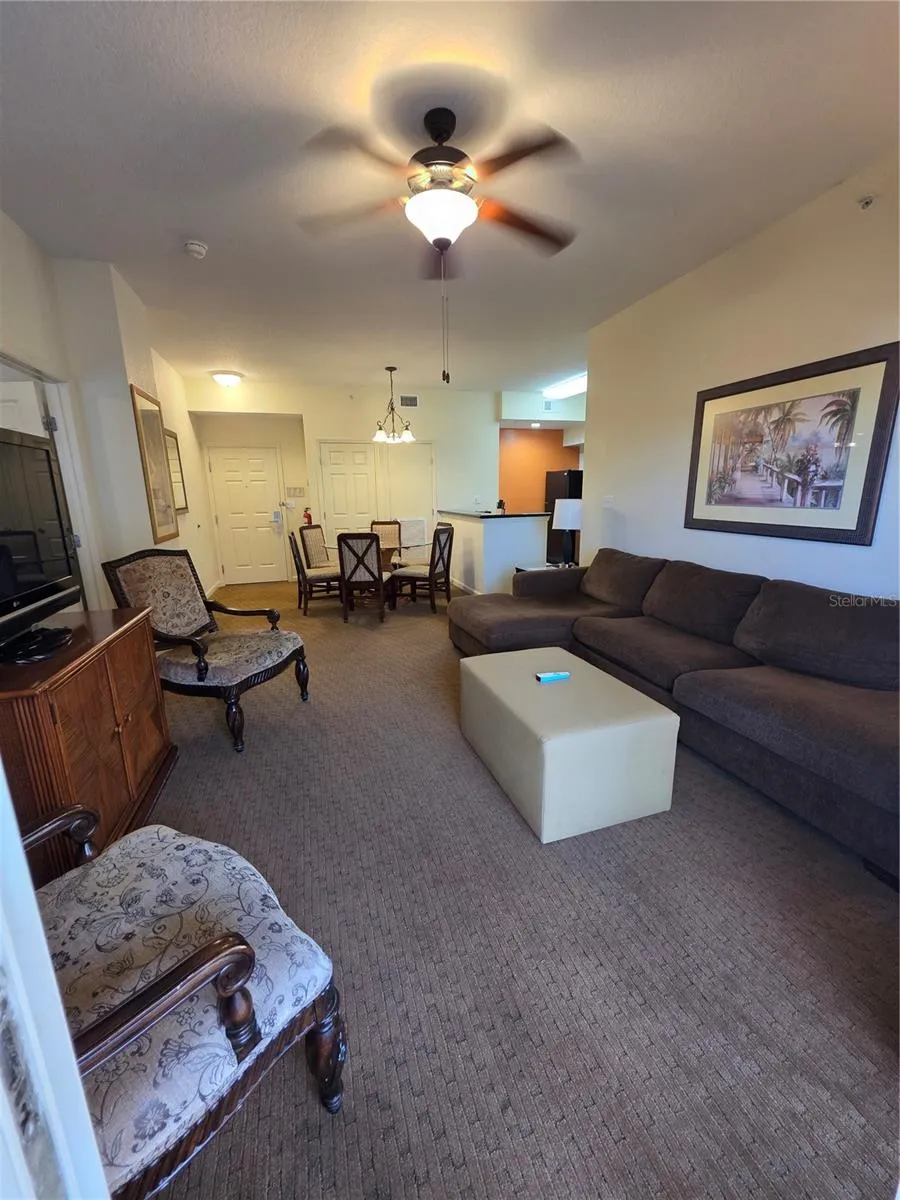 8101 RESORT VILLAGE DRIVE #3904 Orlando, FL 32821