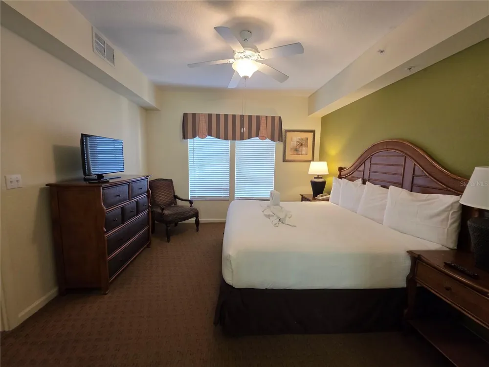 8101 RESORT VILLAGE DRIVE #3904 Orlando, FL 32821