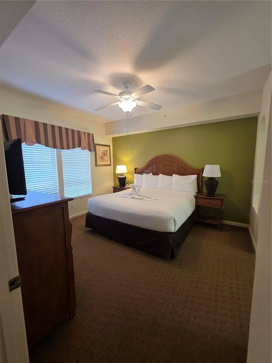 8101 RESORT VILLAGE DRIVE #3904 Orlando, FL 32821