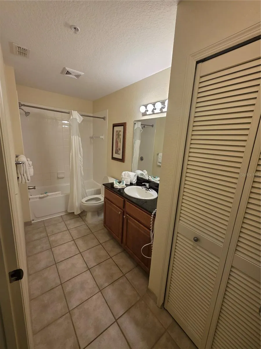8101 RESORT VILLAGE DRIVE #3904 Orlando, FL 32821
