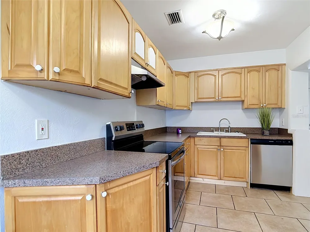 1025 S CENTRAL AVENUE Lakeland, FL 33815