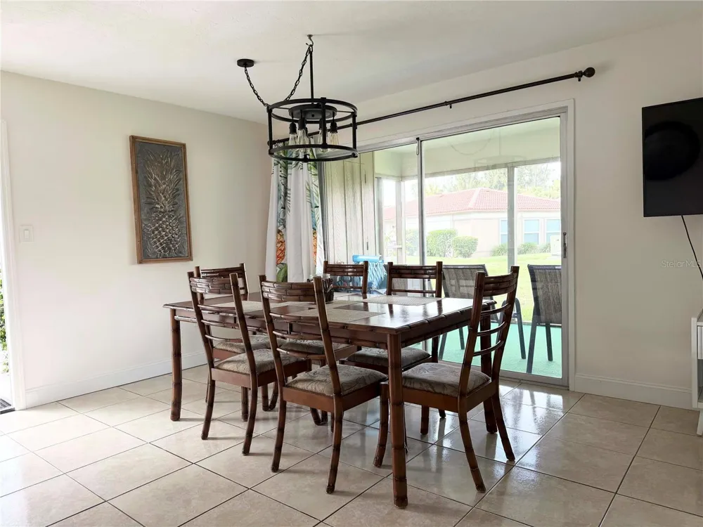 159 VISTA HERMOSA CIRCLE #27B Sarasota, FL 34242